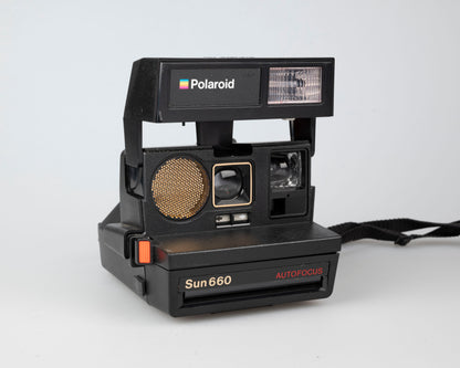 Polaroid Sun 660 Autofocus instant film camera (serial E6R6069VE)