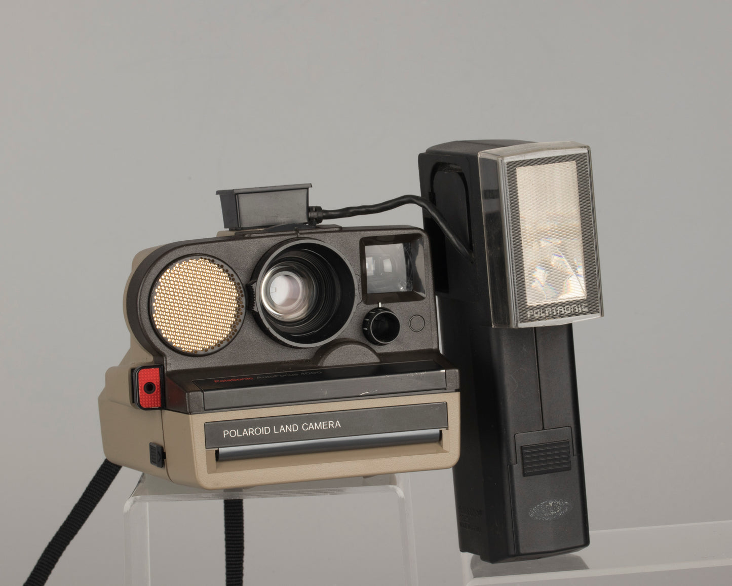 Appareil photo instantané Polaroid Polasonic 4000 (alias One Step Sonar) avec flash Polatronic