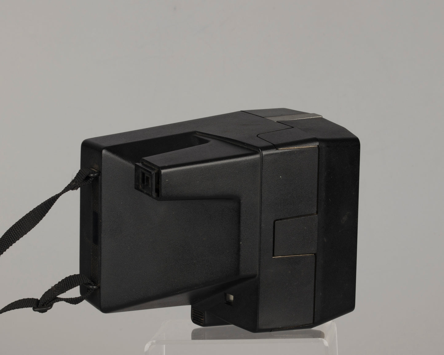 Polaroid Sun 600 LMS instant film camera (serial D3T74680NA)
