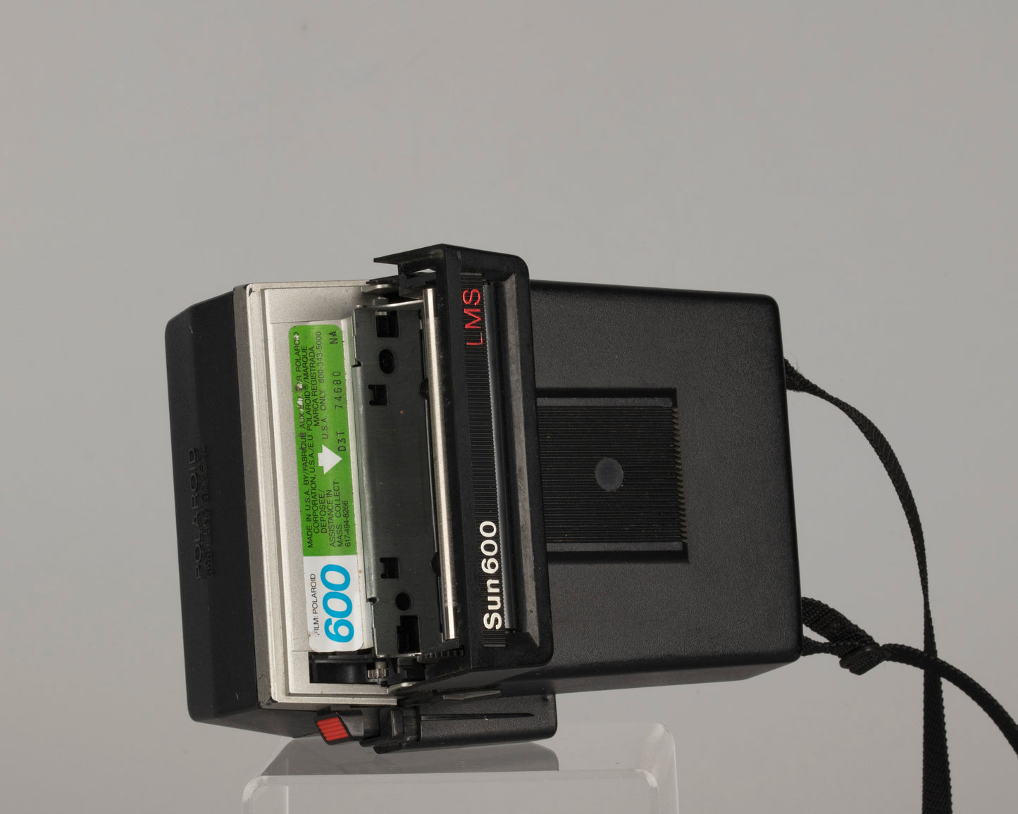 Polaroid Sun 600 LMS instant film camera (serial D3T74680NA)