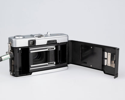Olympus Trip 35 35mm camera w/ case and manual (serial 1198715)