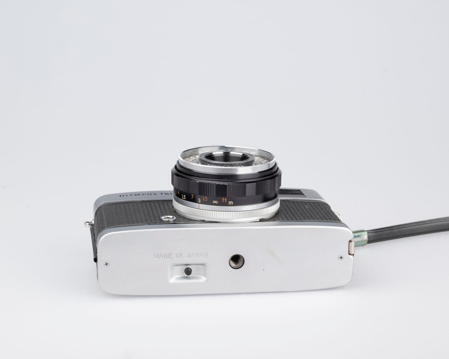 Olympus Trip 35 35mm camera w/ case and manual (serial 1198715)