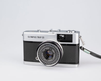 Olympus Trip 35 35mm camera w/ case and manual (serial 1198715)