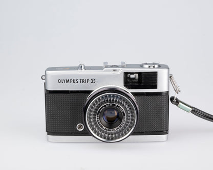 Olympus Trip 35 35mm camera w/ case and manual (serial 1198715)
