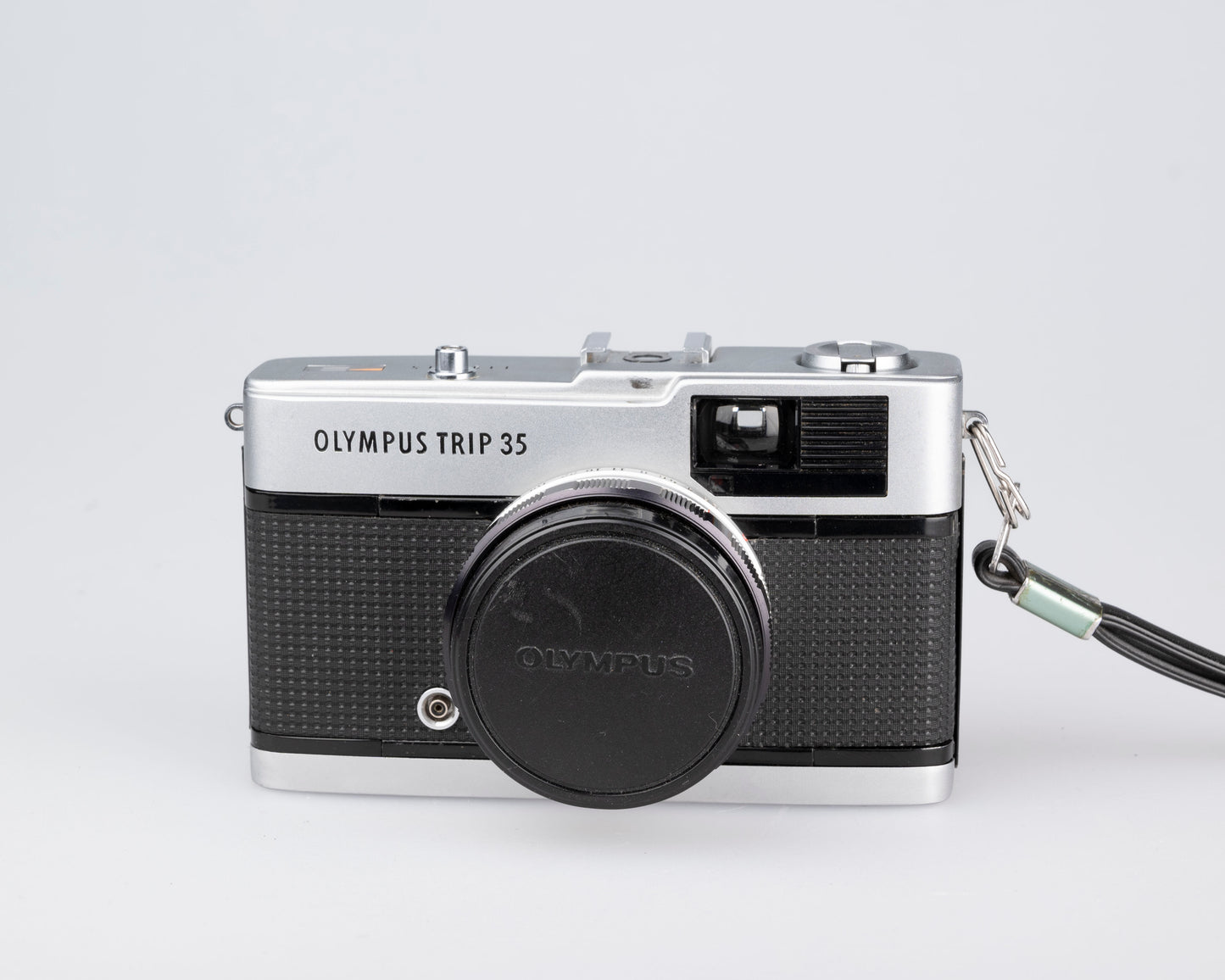 Olympus Trip 35 35mm camera w/ case and manual (serial 1198715)
