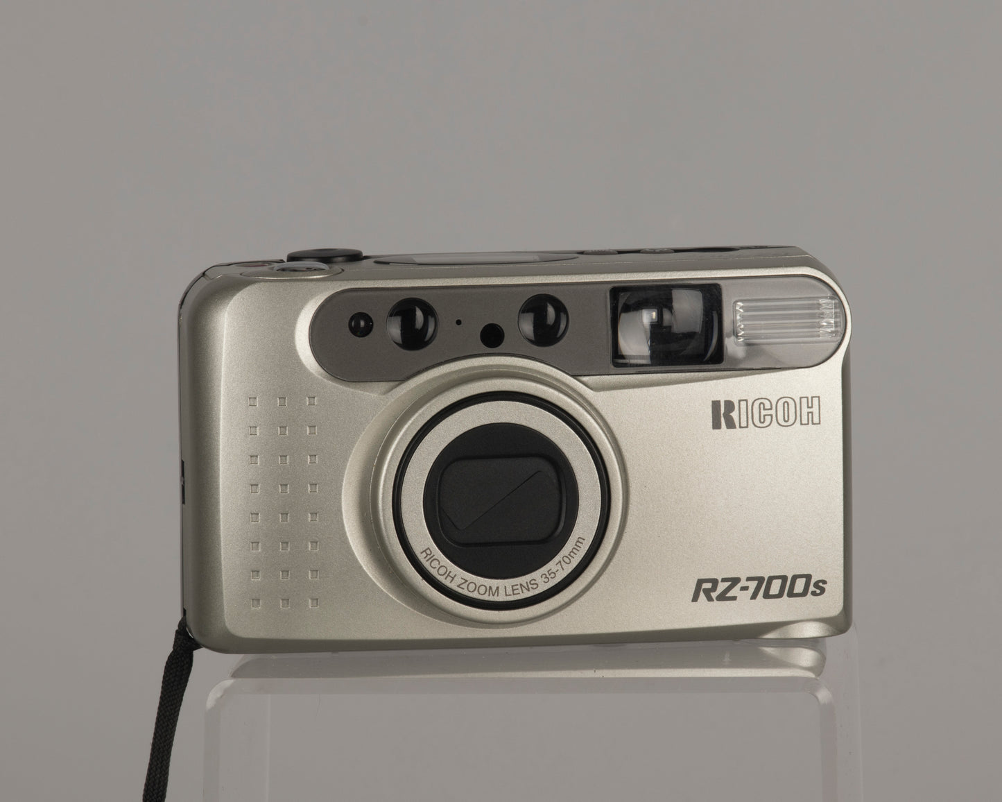 Ricoh RZ-700s 35mm camera with original box and manual