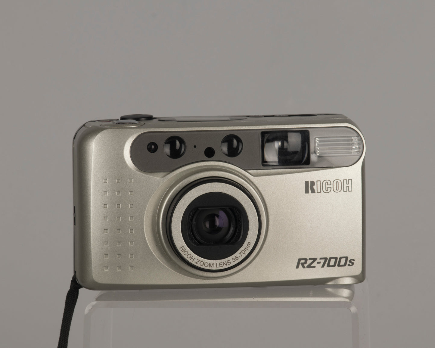 Ricoh RZ-700s 35mm camera with original box and manual