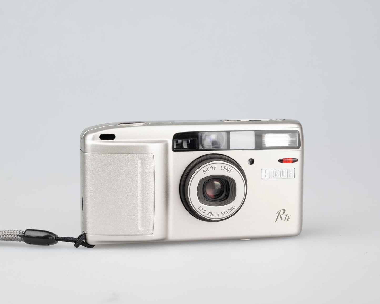 Appareil photo Ricoh R1E 35 mm avec boîtier (sans écran LCD)