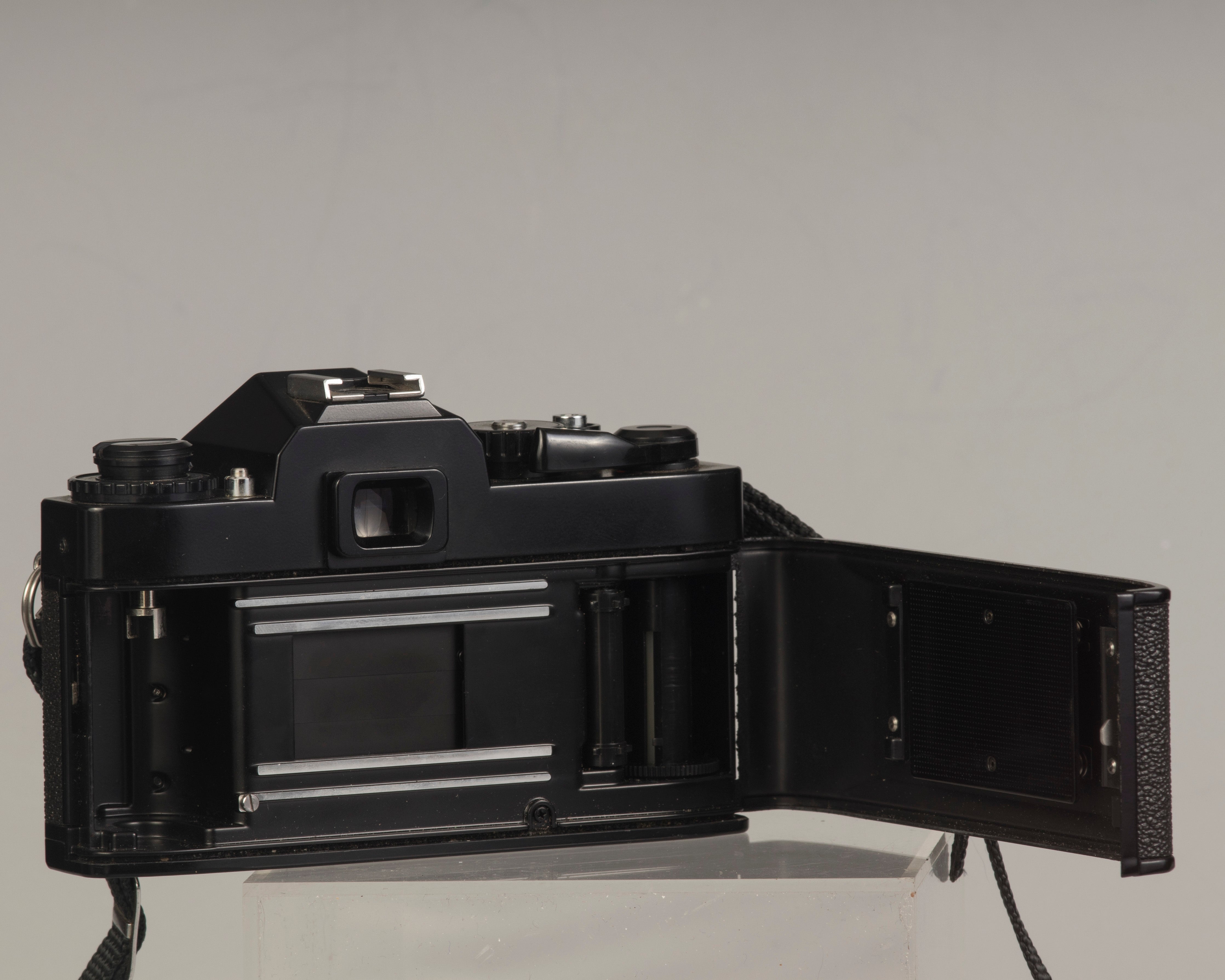 Ricoh XR-500 35mm SLR w/50mm f1.7 lens and ever-ready case – New