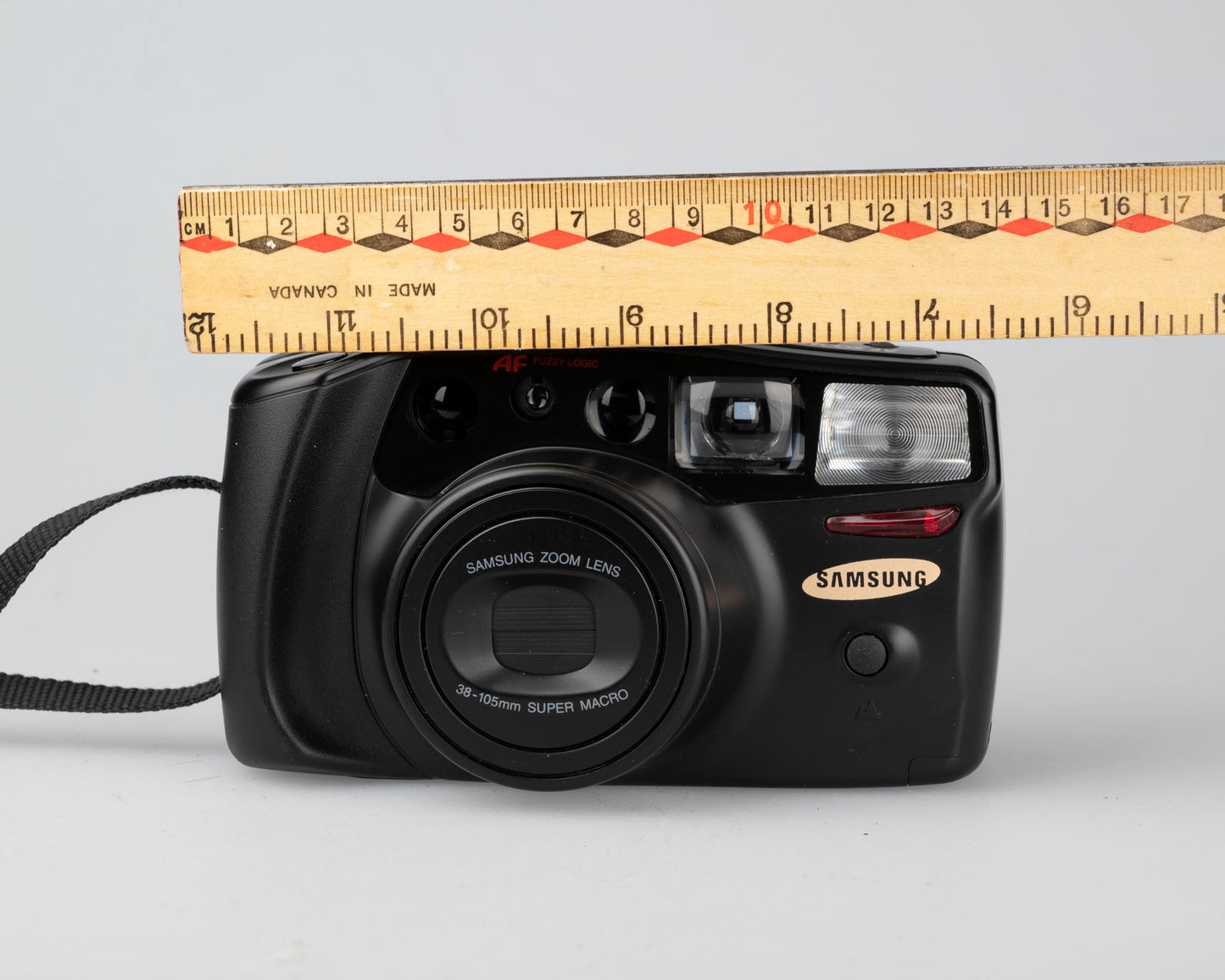 Samsung AF Zoom 1050 35mm camera w/ case (serial 99566292)