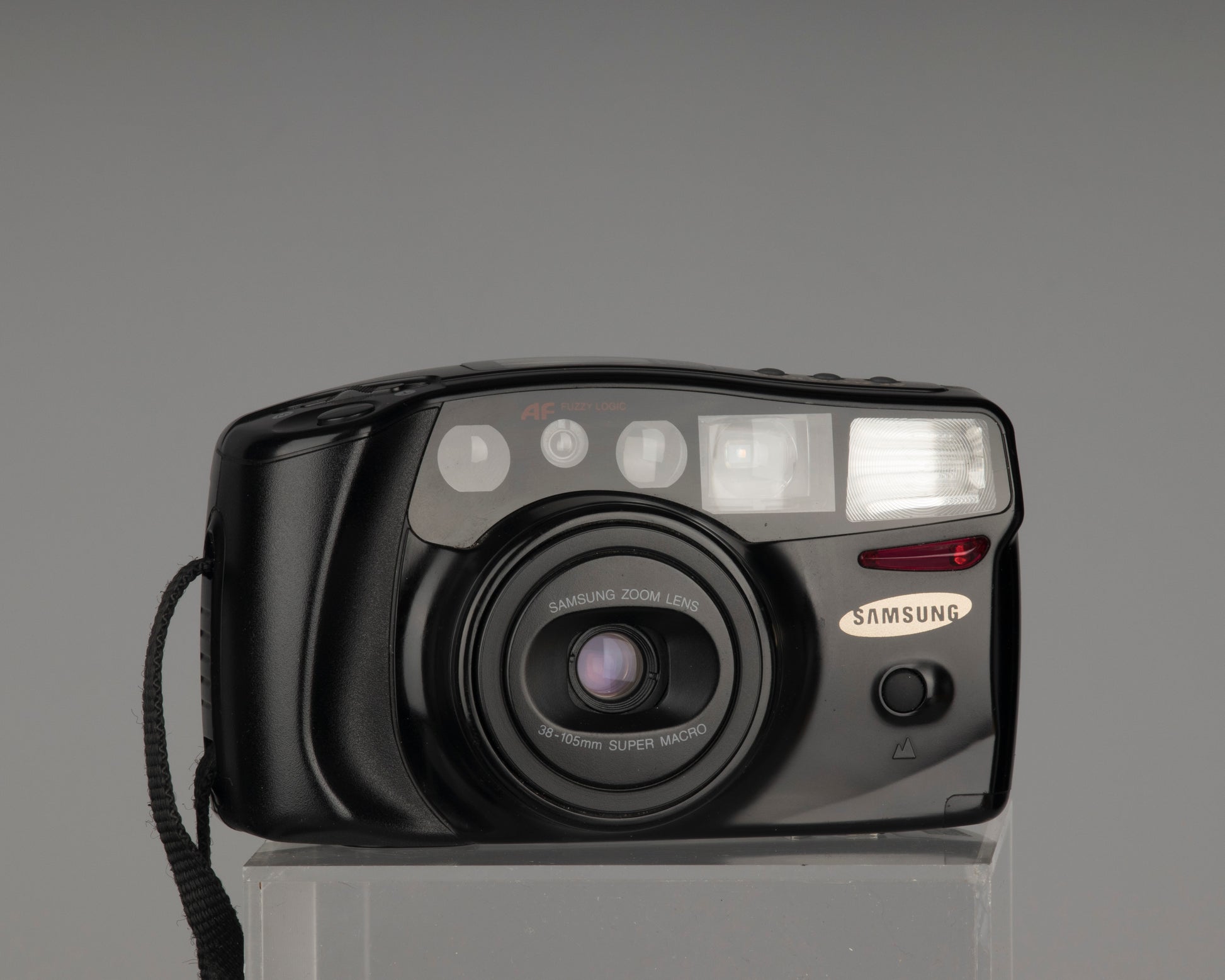 The Samsung AF Zoom 1050 is an advanced 35mm point-and-shoot camera from the 1990s with a 38-105mm zoom lens