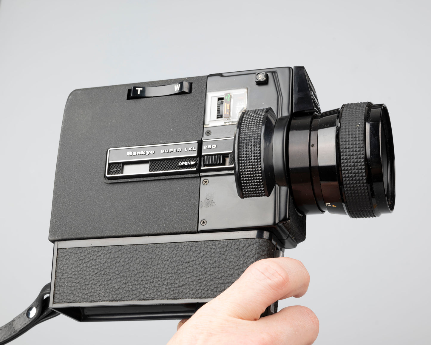 Sankyo Super LXL 250 Super 8 camera w/ case + manual (serial 208792)