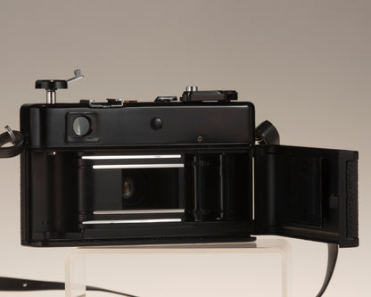 Yashica MG-1 rangefinder 35mm camera
