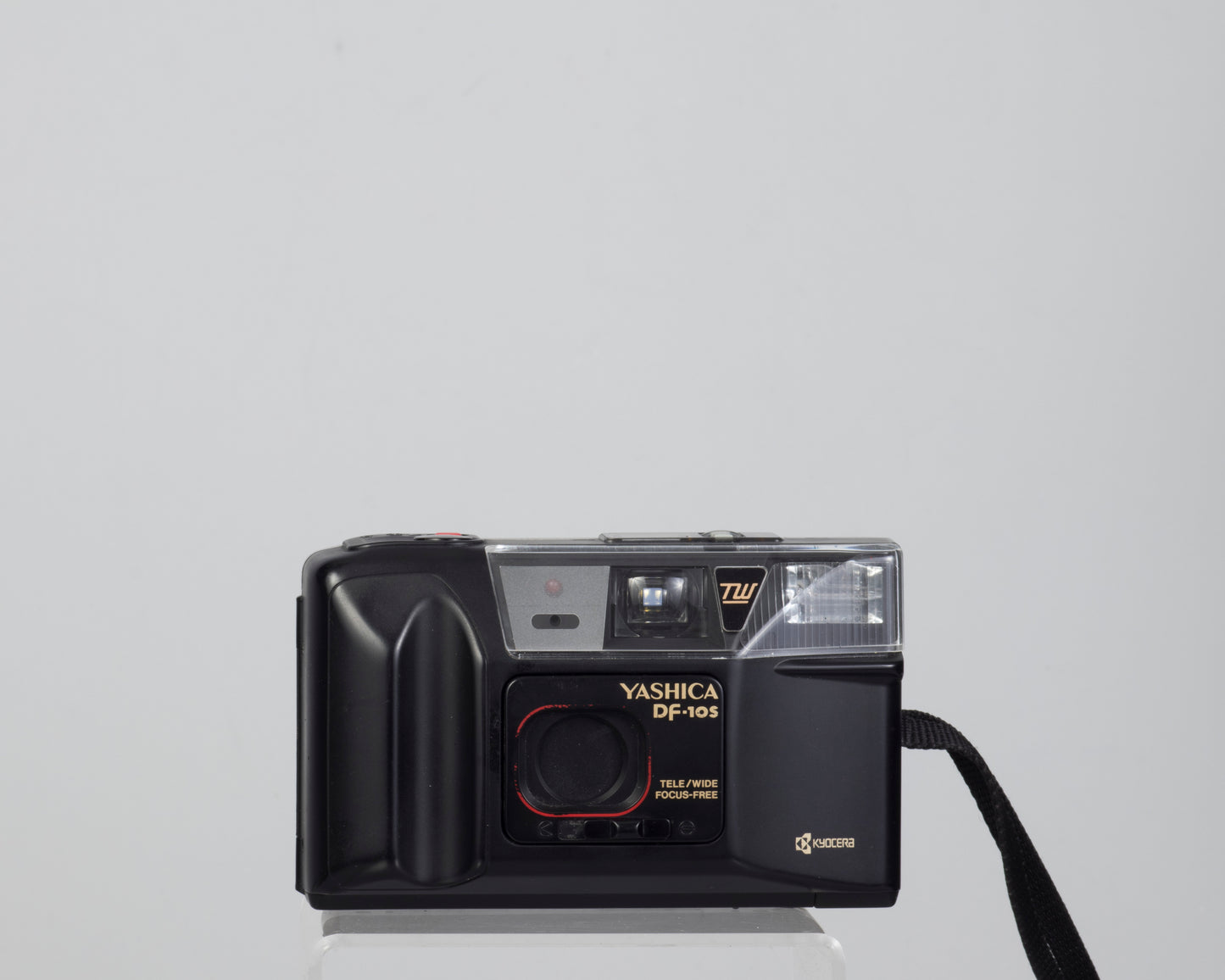Yashica DF-10S 35mm film camera w/ case (serial 225490)
