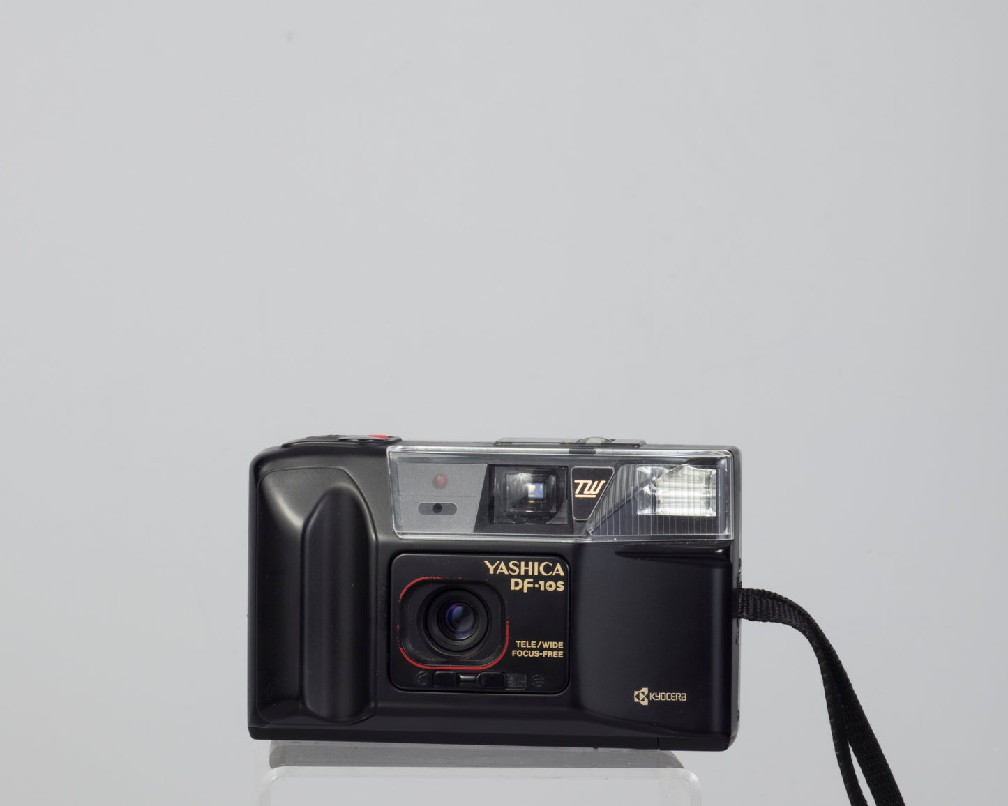 Yashica DF-10S 35mm film camera w/ case (serial 225490)
