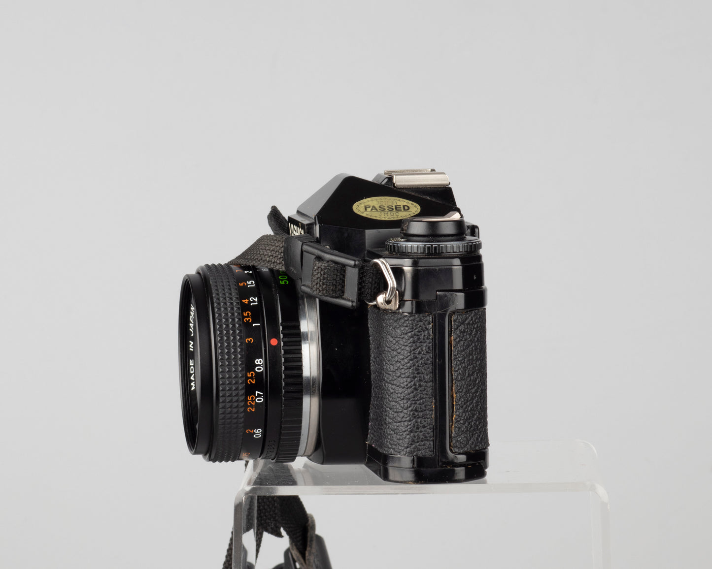 Yashica FX-D 35 mm SLR + objectif 50 mm f1.9 (série 253099)