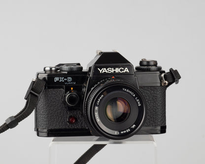 Yashica FX-D 35 mm SLR + objectif 50 mm f1.9 (série 253099)