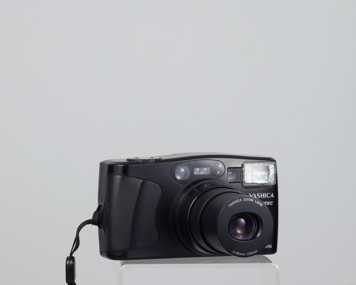 The Yashica Microtec Zoom 120 (aka Kyocera Lynx 120 or Yashica MicroElite Zoom 120) is a high quality35mm zoom point-and-shoot from circa 1995