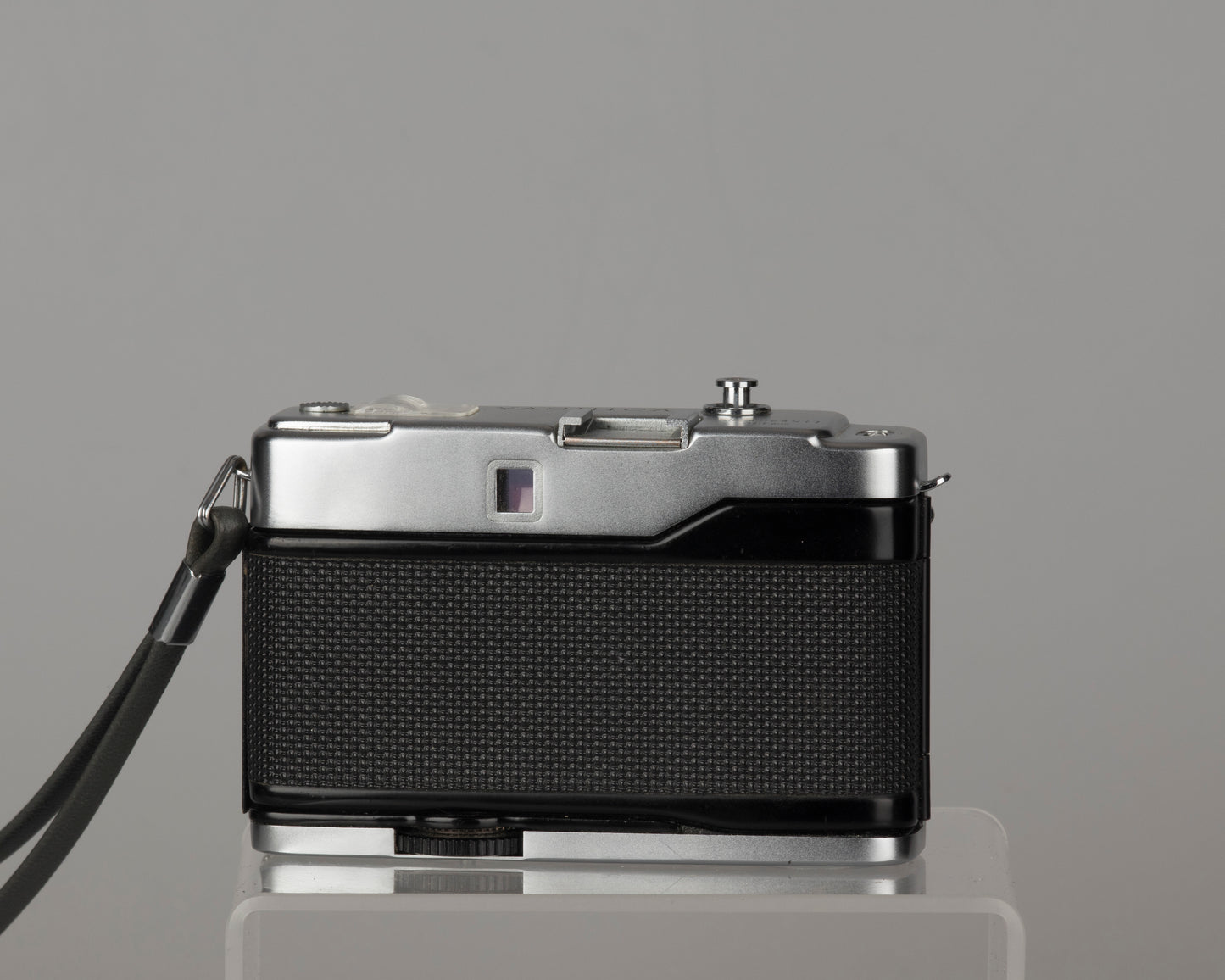 Yashica Mimy half-frame 35mm camera plus Braun flash