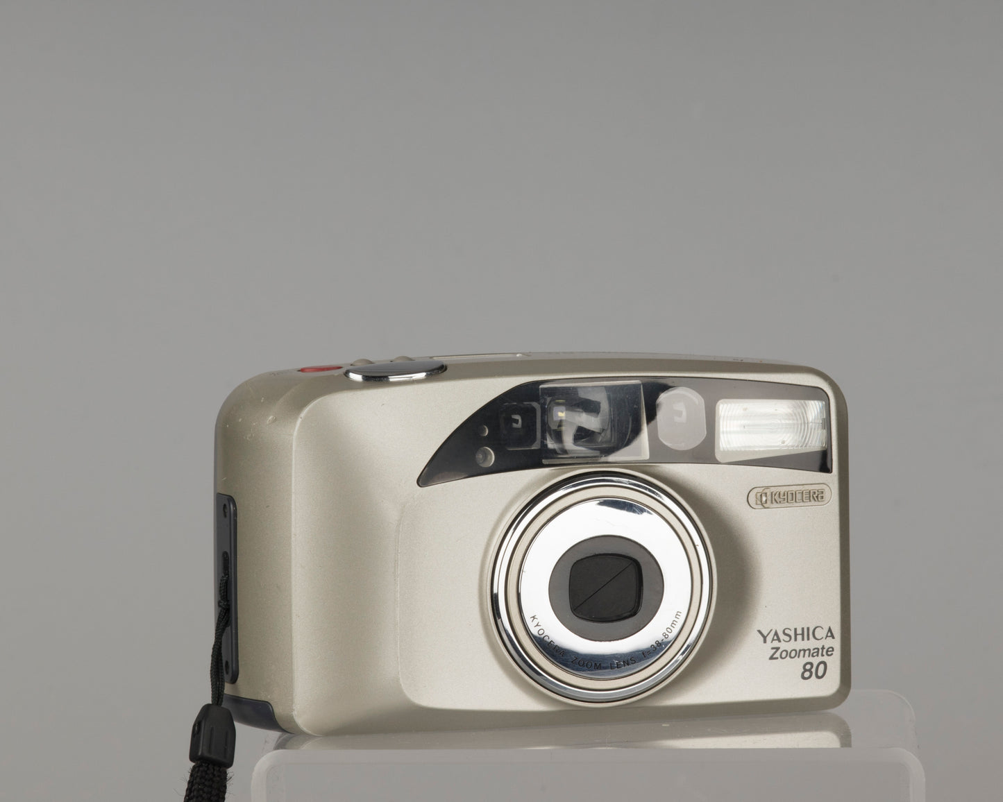 Appareil photo argentique Yashica Zoomate 80 35 mm avec étui