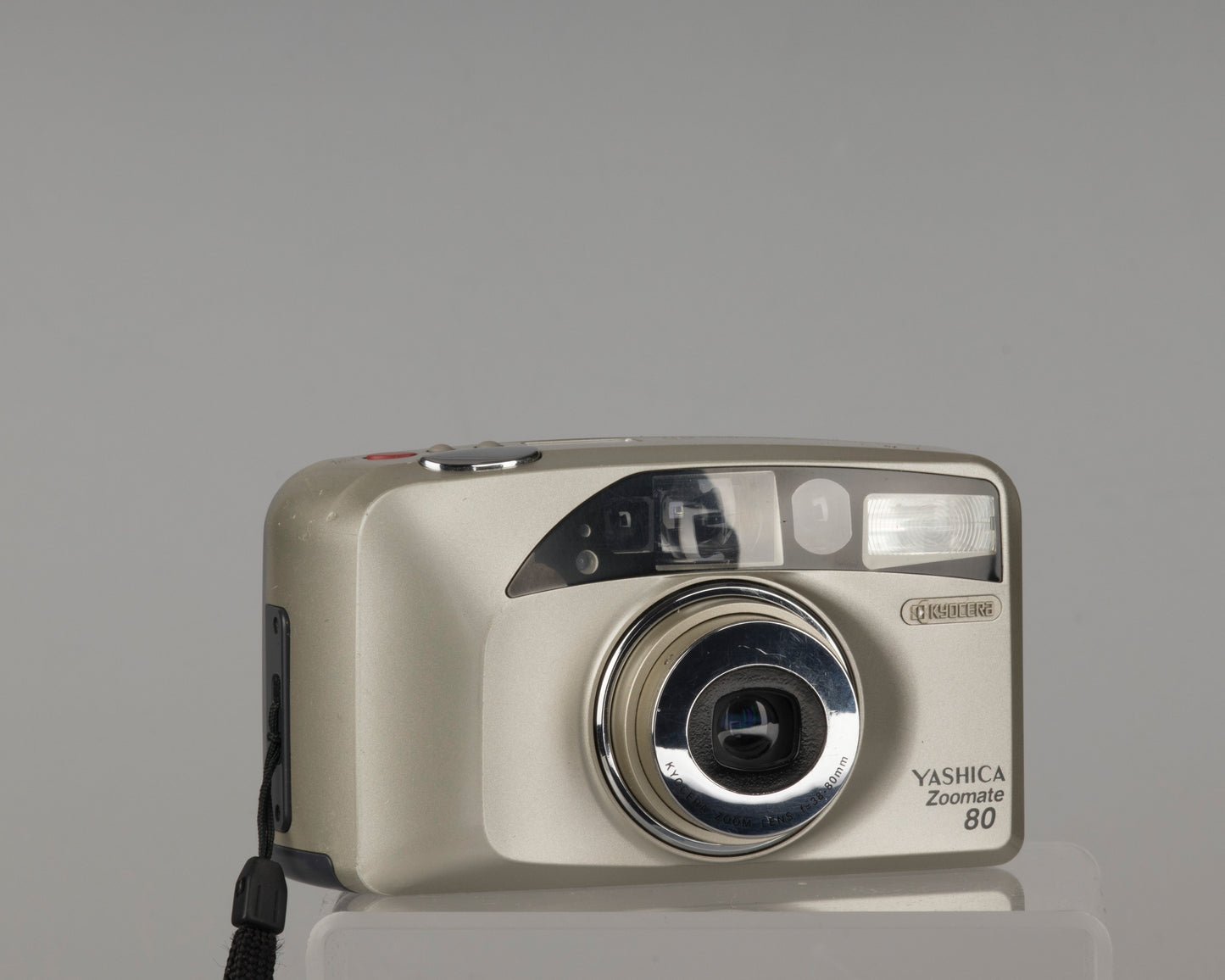 Appareil photo argentique Yashica Zoomate 80 35 mm avec étui