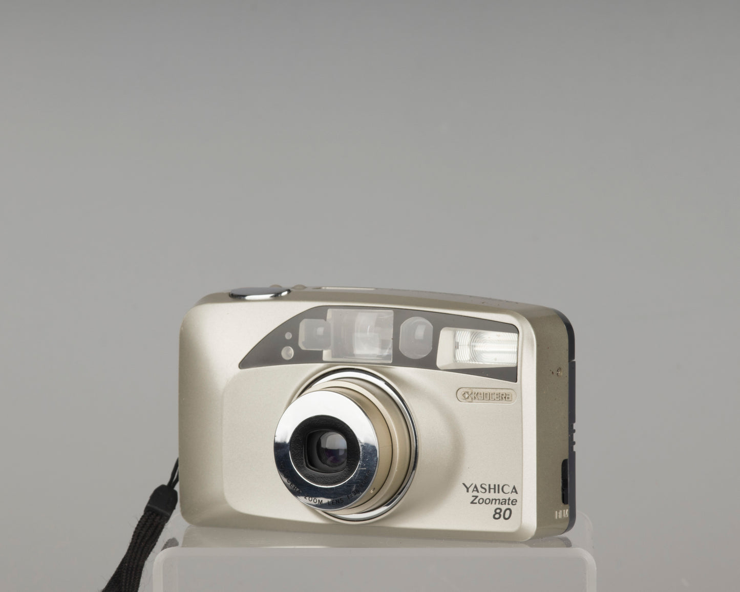 Appareil photo argentique Yashica Zoomate 80 35 mm avec étui