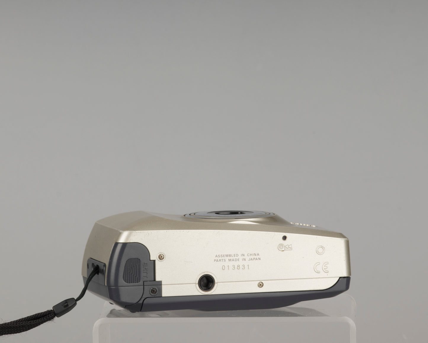 Appareil photo argentique Yashica Zoomate 80 35 mm avec étui